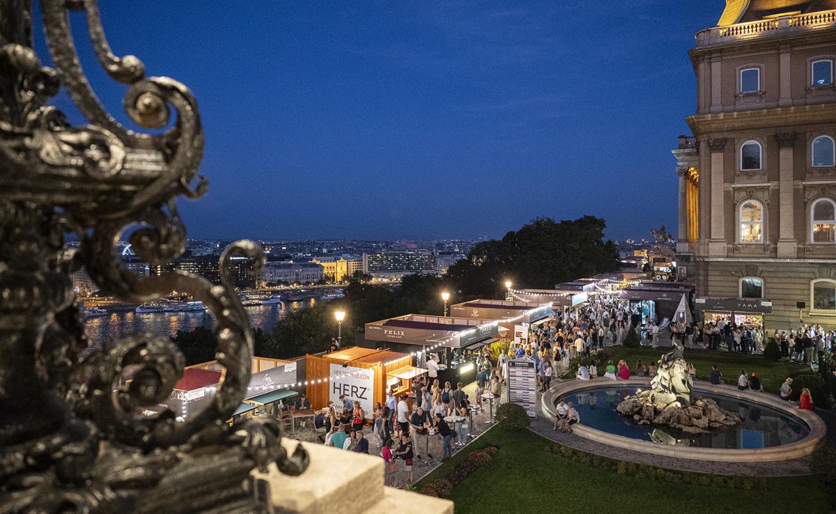 Festivalul gastelor si a vinului de la Skanzen Zoo Budapesta – UNGARIA